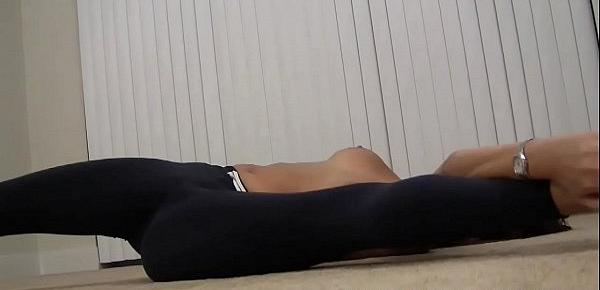  My yoga pants made you hard so let me help you cum JOI
